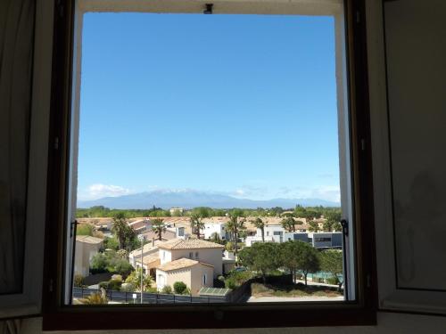 Apartment with Balcony image 4