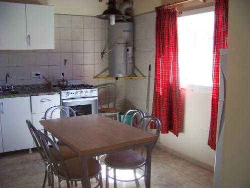 2 bedrooms, 4 beds