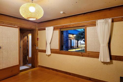 Hanok Gotaek Goeul in Jeonju-si