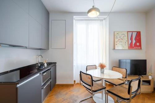 Ticinese Apartment, Milan (photo 9)