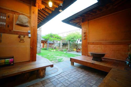 Balcony/terrace, Hanok Gotaek Goeul in Jeonju-si