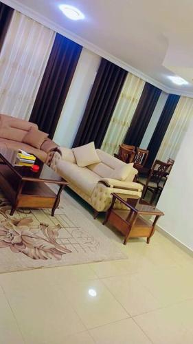 شقة فاخرة واسعة في شارع المدينة المنورة, Umm Uthainah (foto 3)