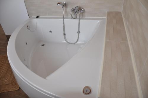 Badestamp, La Costurera in Villanueva De Avila