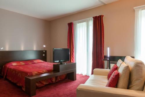 The Originals City Hôtel Les Thermes de l'Avenue Dax (Inter-Hotel) - image 3