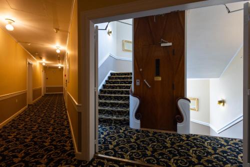 Milling Hotel Plaza - image 8