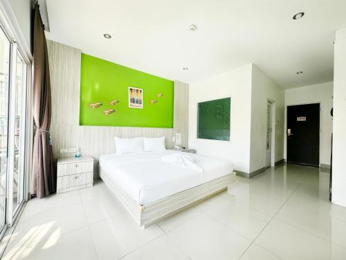 room detail thumbnail 0