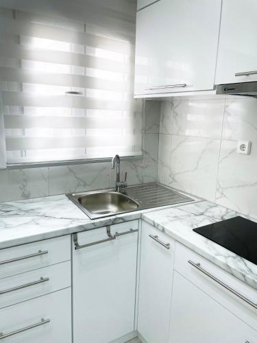 Apartment in the center of Athens - image 2