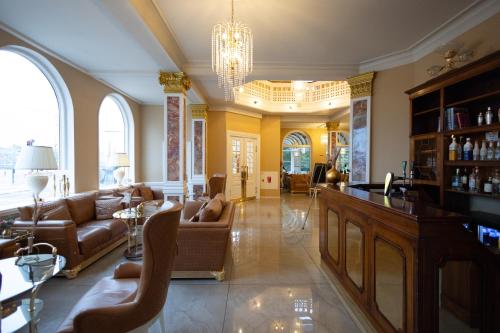 Milling Hotel Plaza - image 6