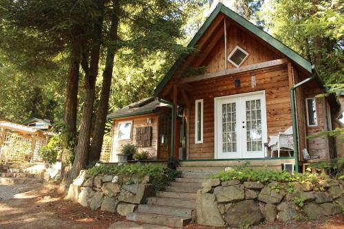 Thistle Dew Cottage in Ganges, Canada
