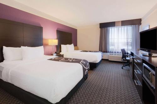 2 double beds