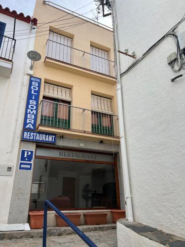 Hostal Sol i Sombra