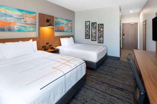 La Quinta Inn & Suites by Wyndham Dallas - Frisco Stadium