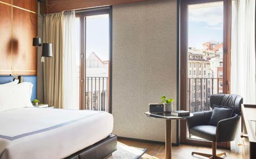 547626535 Thompson Madrid, by Hyatt