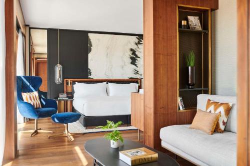 547626547 Thompson Madrid, by Hyatt