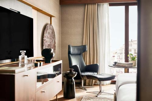 547626557 Thompson Madrid, by Hyatt