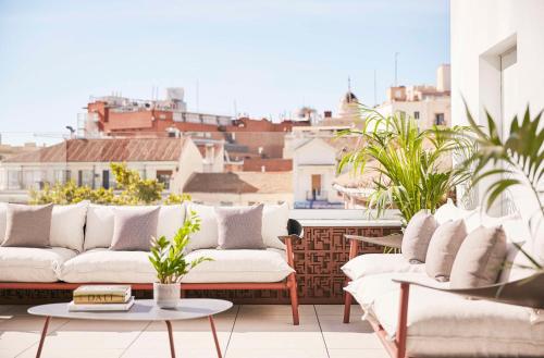 547627261 Thompson Madrid, by Hyatt