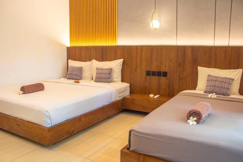 Deluxe Double Room with Extra Bed image 3