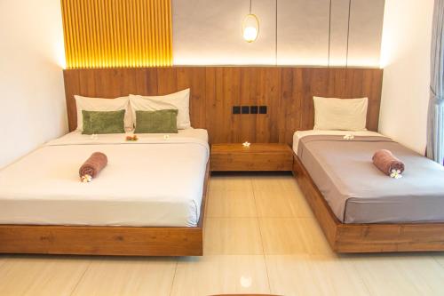 Deluxe Double Room with Extra Bed image 4