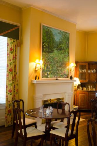 Bourbon Manor Bed & Breakfast Inn