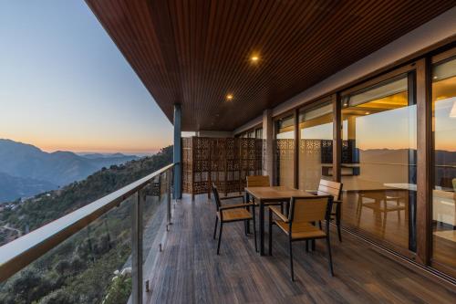 Balcony/terrace, The Manor Luxury Apartments in Mashobra