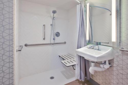 2 double beds