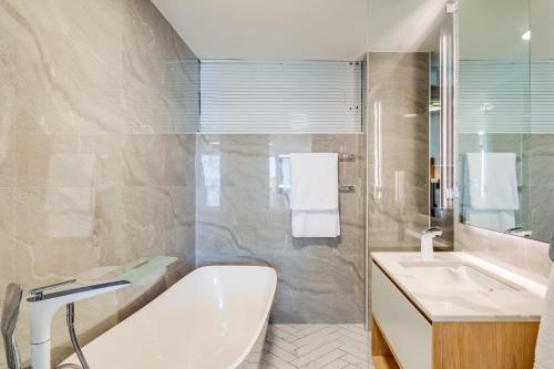 Clifton Palm Views - image 4