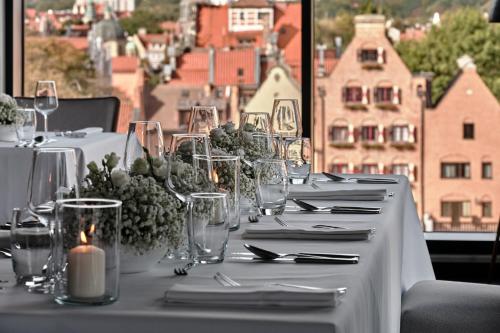 547646094 Holiday Inn Gdansk - City Centre by IHG