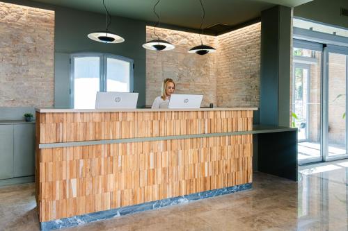 Dwo Valencia by Checkin - main image