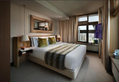 The Hari London - image 4