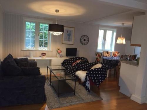 Fräsch lägenhet mitt i Trosa. (Frasch lagenhet mitt i Trosa.) in ทรอสซา