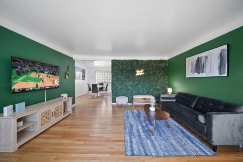 DT Green Haven 4-Bed Sanctuary in Vibrant Loco thumb 3