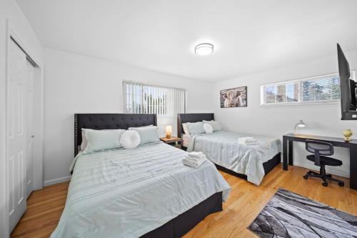 DT Green Haven 4-Bed Sanctuary in Vibrant Loco in Birmingham, USA