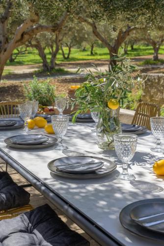 The Olive Grove Cottage with private swimming pool