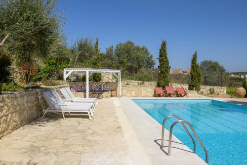 The Olive Grove Cottage with private swimming pool