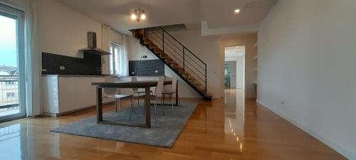 Guesthouse 2012 - image 10