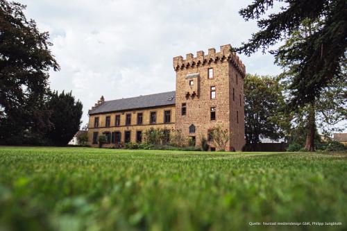 Herrenhaus Burg Vlatten in Heimbach, Deutschland