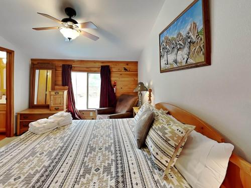 Moose Manor 3 Bedrooms Sleeps 8 Wood Stove Gas Grill WiFi - image 11