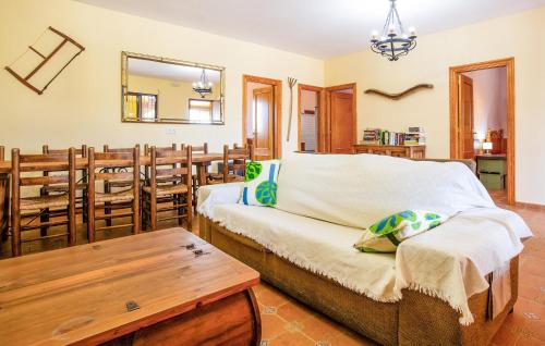 Gorgeous Home In Pozo De Los Palos