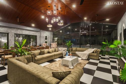 12 BHK Villa with Private Pool image 2