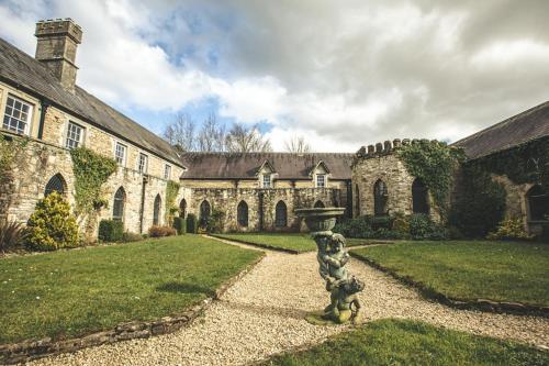 Kinnitty Castle Hotel - Tap to explore photos