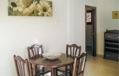 2 Bedroom Lovely Apartment In Villaviciosa