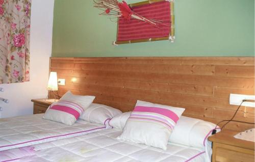 2 Bedroom Lovely Apartment In Villaviciosa