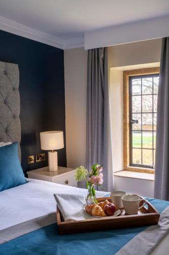 Mercure Banbury Whately Hall Hotel - image 9