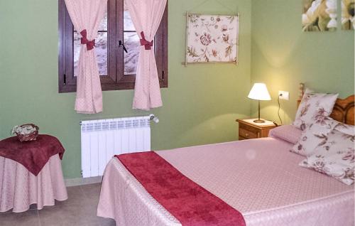 2 Bedroom Amazing Apartment In Villaviciosa