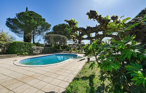 Nice Home In Saint-julien-les-rosiers With Kitchen