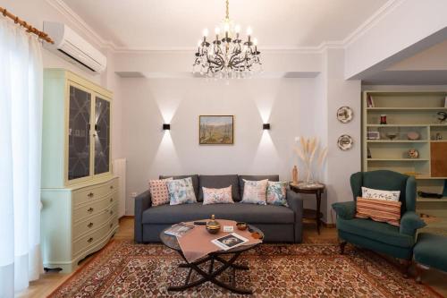 Vintage 1BR in Exarchia Timeless