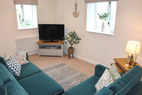 Seabreeze Cottage 2 bedroom - Sleeps 6 - Bron-Y-Wendon Holiday Park