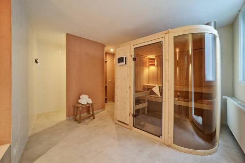Moseltraum - Großzügiges Townhouse mit Sauna & Sonnenterrasse - Platz für 6 Personen - Marvin Jeske Retreats in Ürzig, Deutschland