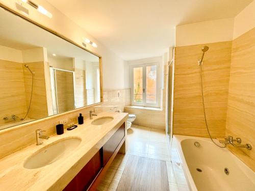 Velabro Luxury Loft - image 9