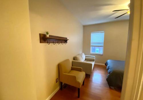 Historic Townhouse Oasis with En-suite Bathroom